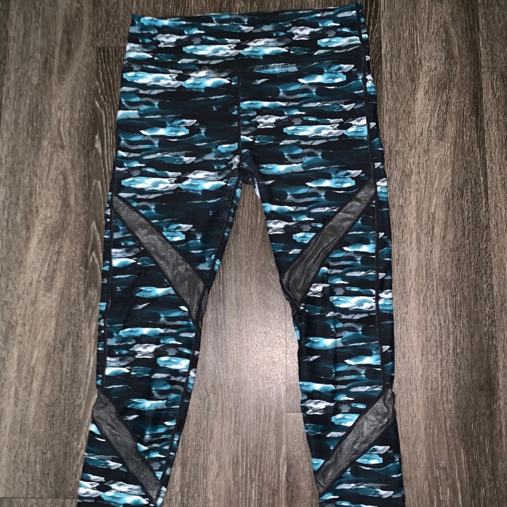 Mesh workout leggings